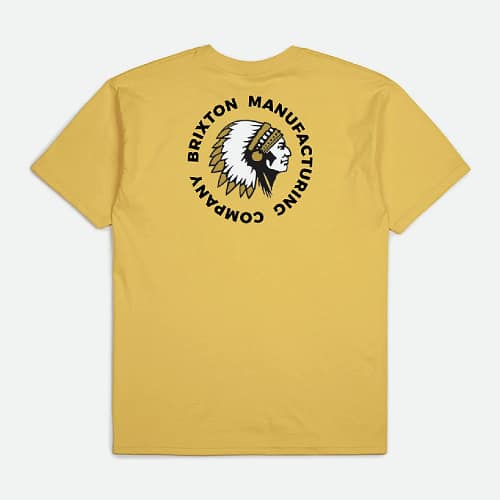 Brixton Rival Stamp t-shirt i lys gul med en lille høvding og tekst og i stort bagpå