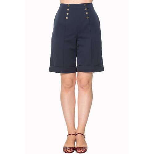 Højtaljede navyblå shorts med brede halvlange ben, inspireret af dem, der blev båret i 1940'erne til 50'erne