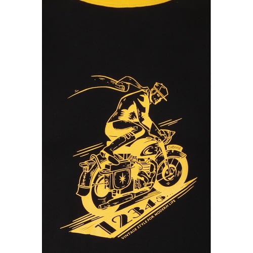 Flot sort t-shirt med et 1940'er inspireret café racermotiv med sloganet "Vintage Style For Modern Life". Klassisk ringerstil med gule kontrastfarvet ribkanter på hals og ærmer