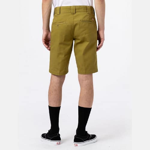 Dickies Slim Fit shorts i green Moss er en opdateret udgave den klassiske Dickies-stil med en slim fit