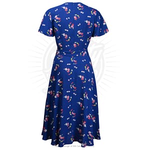 Lauren kjolen er en fabelagtig 40er-inspireret kjole i flot klar blå med små blomster.