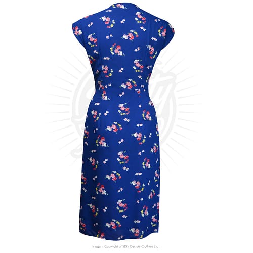 Pretty Tea Veronica kjole i 1940er stil, blå med små blomster. Pasformen på denne kjole skaber en klassisk vintage 40'er silhuet.