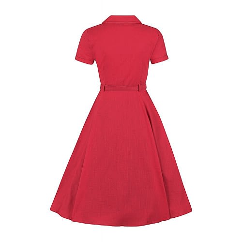Collectif Caterina Swing er en klassisk skjortekjole i rød, har en åben halskrave, knapper foran, korte ærmer med opsmørg og en swing underde