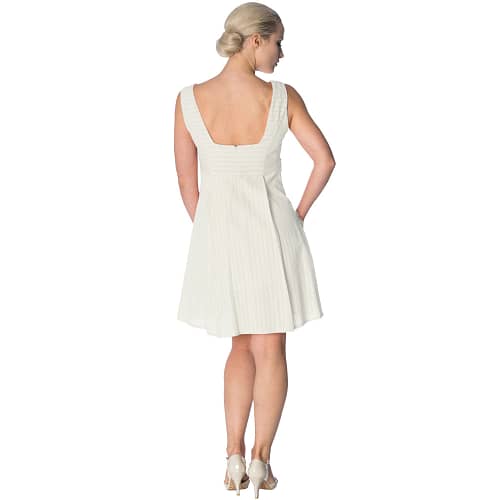 Make A Wish kjolen er en meget enkel og elegant klassisk vintage-inspireret hvid kjole