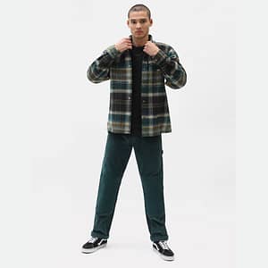 Dickies Nimmons er en lækker langærmet grøn-ternet flannelskjorte til mænd, inspireret af klassisk arbejdstøj
