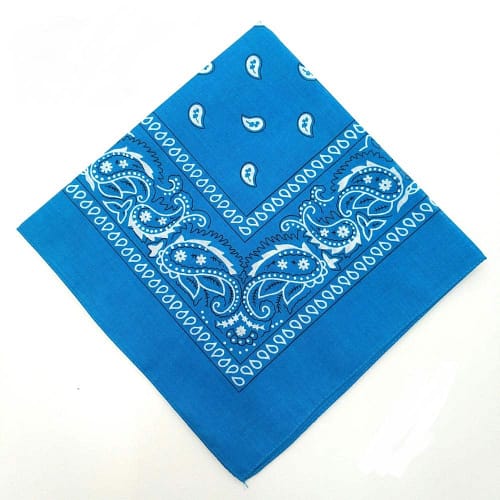 Klassisk turkis bandana/tørklæde med paisley mønster.