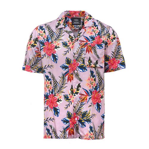 Dickies Shiloh er en afslappet Hawaii inspireret skjorte med korte ærmer, blomsterprint og en enkelt brystlomme