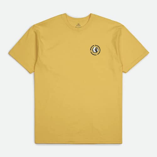 Brixton Rival Stamp t-shirt i lys gul med en lille høvding og tekst og i stort bagpå