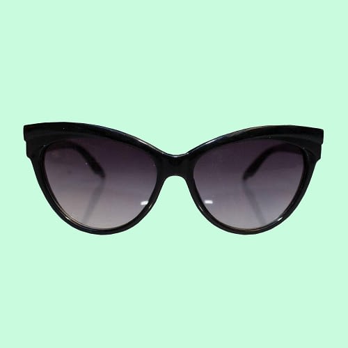 Judy er en Klassisk sort 50'er solbriller med et ægte vintage touch
