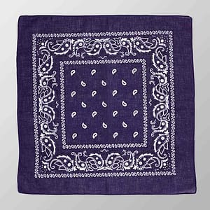 Klassisk violet bandana/tørklæde med paisley mønster.
