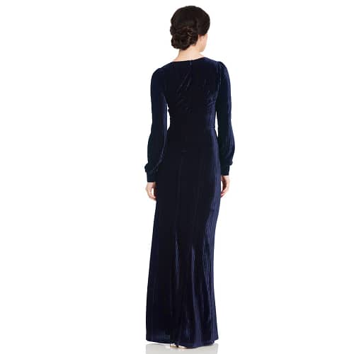 Imponerende smuk midnatsblå kjole i fløjlsvelour med et touch af 1930ernes glamour
