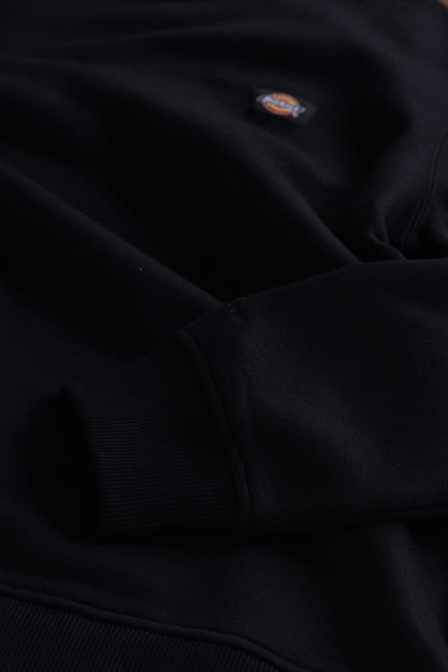 Dickies New Jersey logo sweatshirt er en klassisk sweatshirt med et lille Dickies logopatch