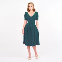 Smuk og lækker feminin kjole i flot smaragdgrøn fra Zoe Vine
