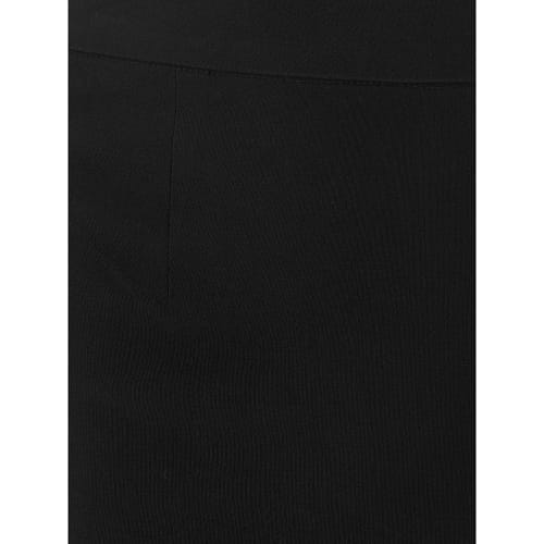 Perfekt sort pencil nederdel i bengaline som smyger sig om kroppen. Ideelt til både arbejdsdag eller dresset op med et par høje hæle og en fin top.