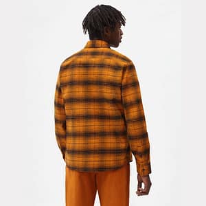 Dickies Evansville Skjorte Pumkin Spice er en lækker langærmet orange-ternet flannelskjorte til mænd, inspireret af klassisk arbejdstøj