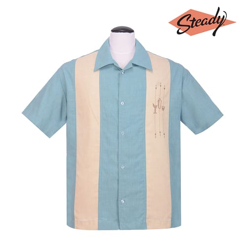 The Shake Down Button Up er klassisk skjorte fra Steady Clothing her i flot lyseblå med cremehvide paneler og Martini broderi
