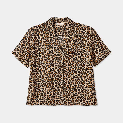 Brixton Bunker Leopard er virkelig lækker kortærmet skjorte med et livligt leopard print i 100 % viskose