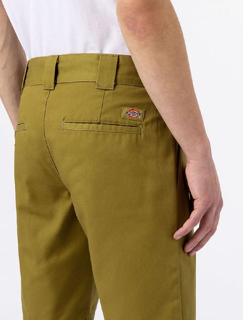 Dickies Slim Fit shorts i green Moss er en opdateret udgave den klassiske Dickies-stil med en slim fit