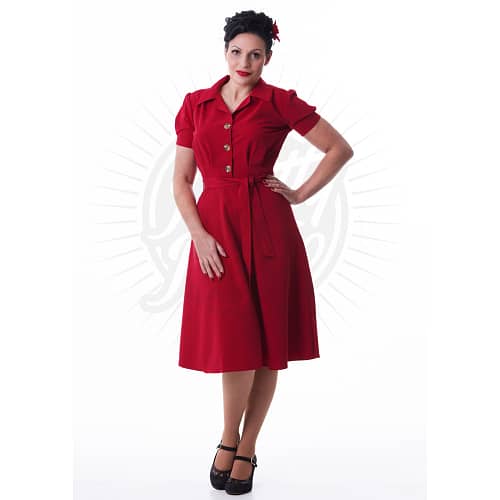 Smuk rød skjortekjole med et solidt og fancy strejf af 40-50'ernes stil