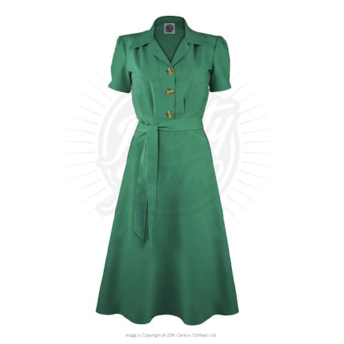 Smuk grøn skjortekjole med et solidt og fancy strejf af 40-50'ernes stil med en åben halsudskæring, søde korte ærmer og et flot skørt med sving i.