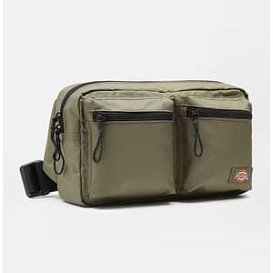 Dickies Apple Valley er en slidstærk bæltetaske. Denne afslappede taske er fremstillet i slidstærkt poly ripstop-stof og har en Dickies logorem med spændejustering.