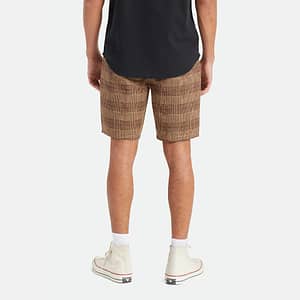 Brixton Choice Chino shorts i brune houndstooth, designet til at bevæge sig i.