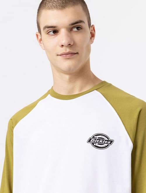 Dickies LS Cologne Baseball langærmet t-shirt, med kontrast farvede raglan ærmer i gulgrøn