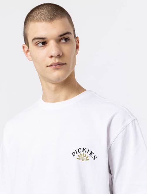 Dickies Fort Lewis T-shirt i hvid med en leopard på ryggen